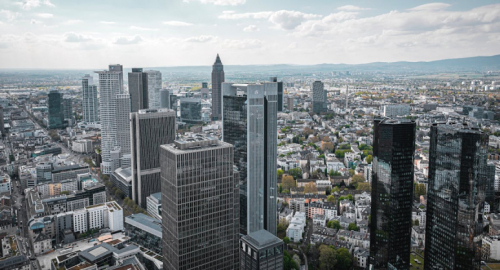 Mercati in Fermento: Europa e Stati Uniti Navigano l'Incertezza